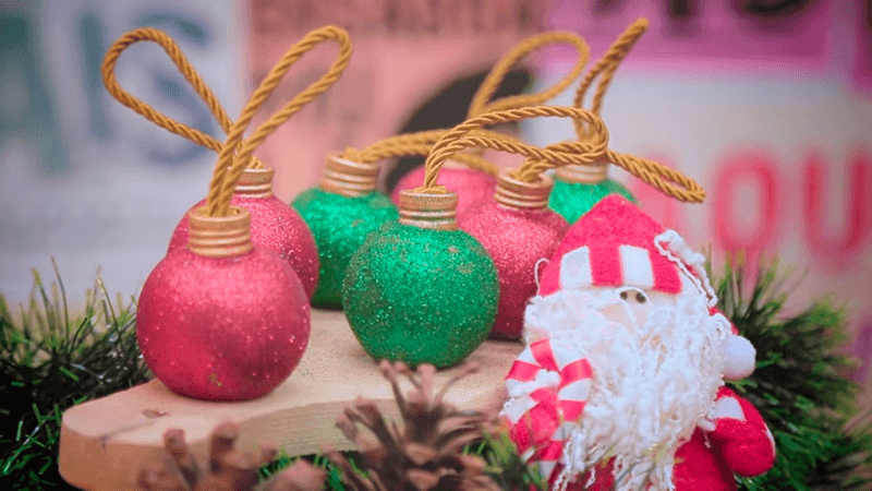 Esfera de Natal com Glitter Peter Paiva Esfera de Natal com Glitter Peter Paiva