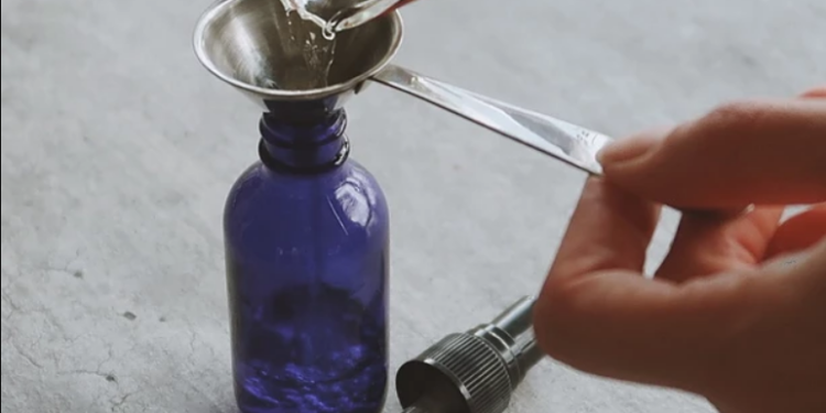 Como Fazer Spray Caseiro para Evitar Insetos