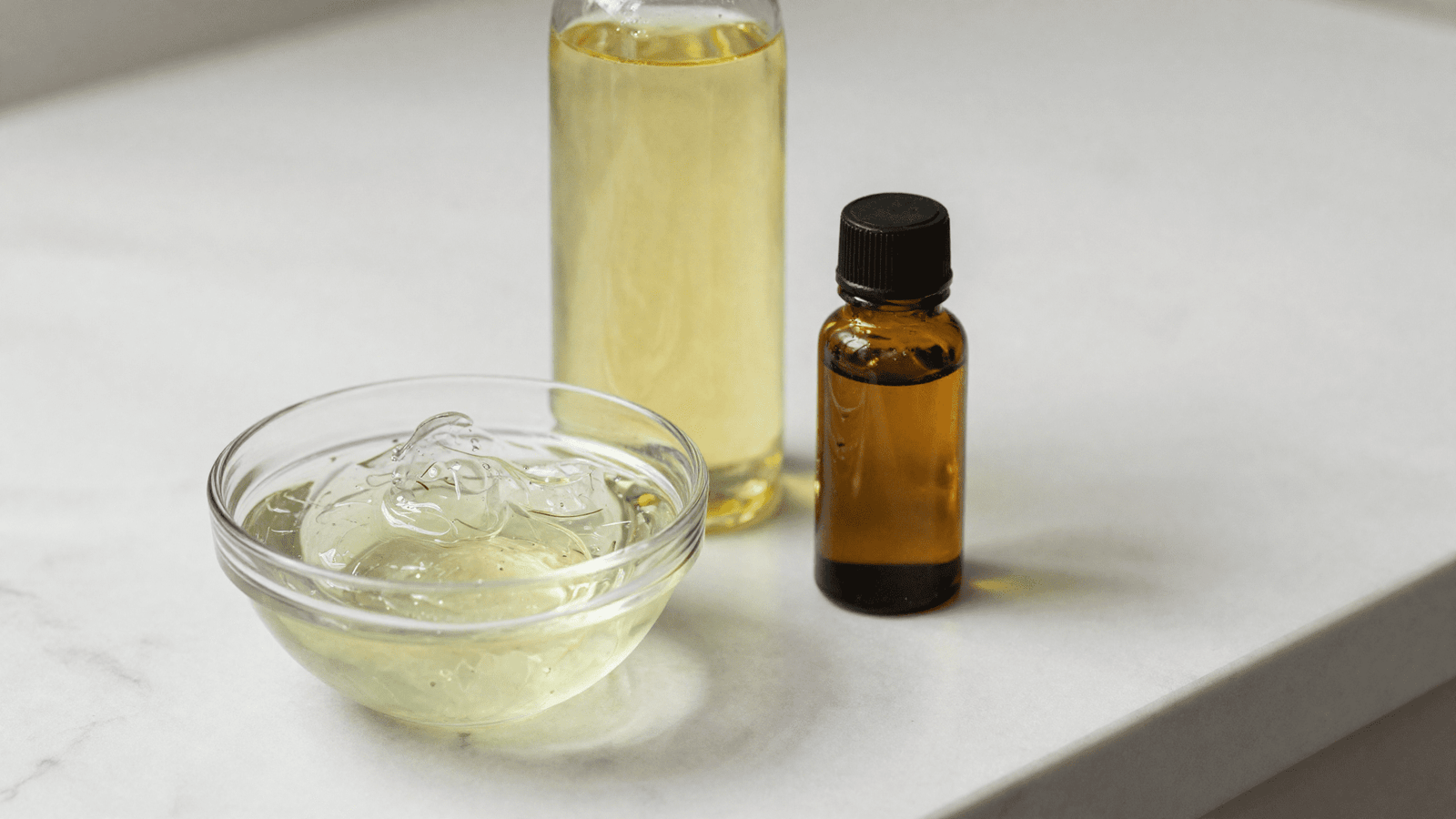 Babosa (aloe vera) em gel, glicerina vegetal liquida e oleo de argan para o gel de limpeza facial
