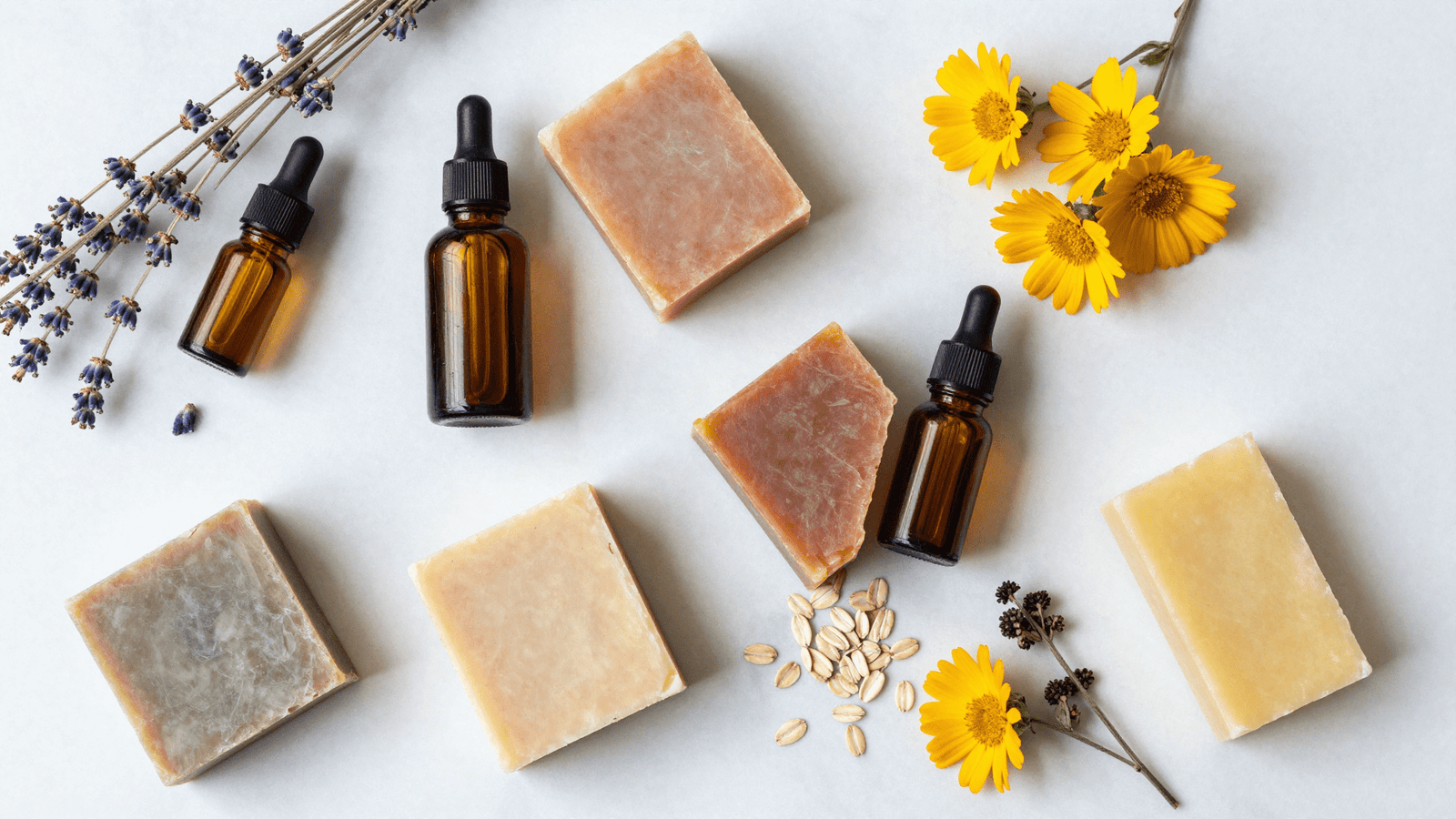 Ingredientes para sabonete artesanal: óleos essenciais, lavanda, calêndula, aveia e barras naturais
