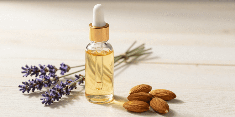 Oleo caseiro para a area das olheiras em frasco ambar com lavanda e amendoas